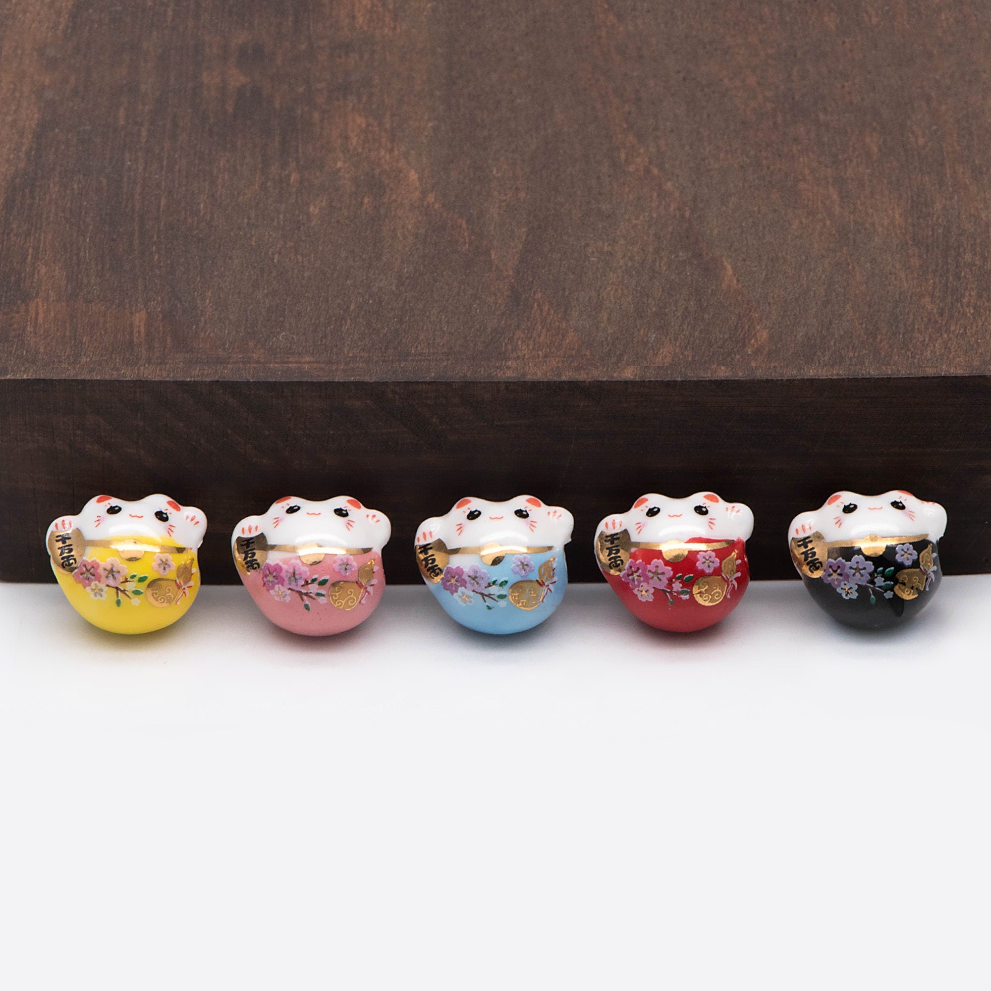 10 beads- Porcelain Lucky Cat beads 15mm, Ceramic Maneki Neko, Drilled Through, Yellow Pink Blue Red Black, Kawaii Cat Charms-(TC-157)